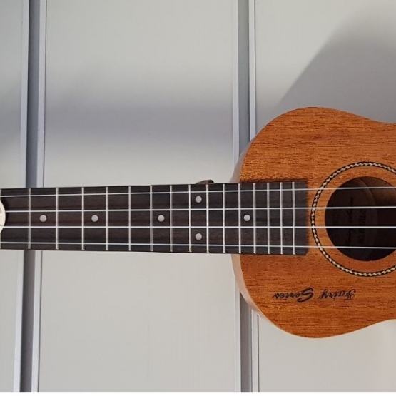 CREMONIA AU07L-23 UKULELE 23 CONCERT