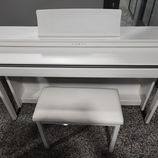 Kawai CN27W beyaz piyano 2. el fırsat çok temiz